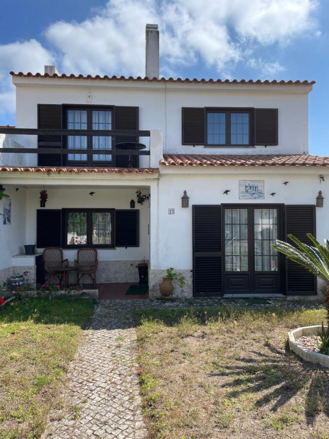 Fountain Of Happiness Hotel Obidos Exterior photo